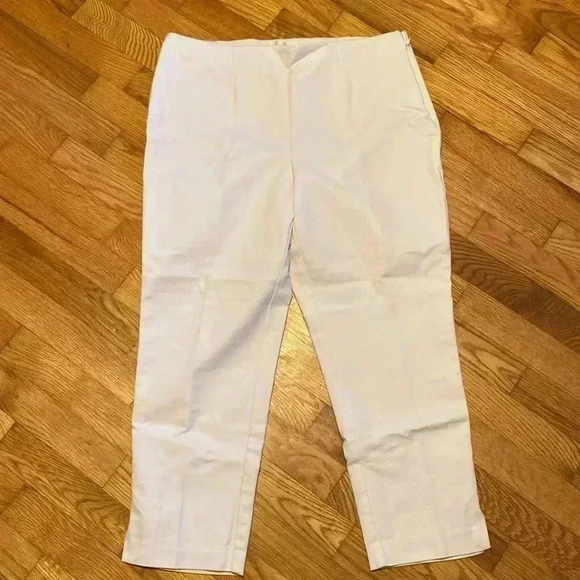 Chico’s So Slimming Pale Pink Cropped/Ankle Pants in Size 1.5/Medium/10. - Picture 1 of 11
